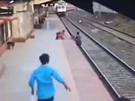 पटना रेलवे स्टेशन पर एक व्यक्ति ने अपनी जान पर खेलकर बच्ची की बचाई जान patana