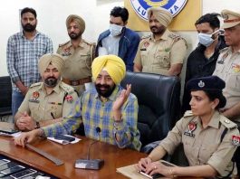 दात दिखाकर लोगों को लूटने वाले दो आरोपी चढ़े पुलिस के हत्थे