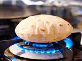 Gas की आंच पर पकी रोटी खाने से हो सकता है कैंसर, जानिए कैसे बचें Roti-On-Ga