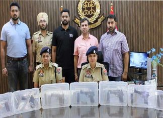 Gangster-Pavitra-Husandeep