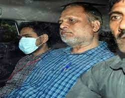 बड़ी खबर: दिल्ली के पूर्व मंत्री सत्येंद्र जैन तिहाड़ जेल के बाथरूम में गिरे | Satyendar Jain Satyendar-Jain