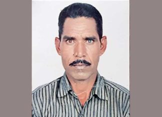 कर्ज से परेशान किसान ने की आत्महत्या Suicide