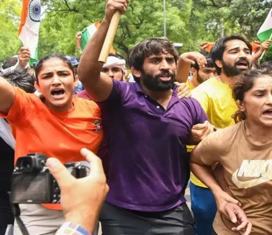 Wrestlers Protest LIVE: गंगा में मेडल बहाने निकले पहलवान Wrestlers Protest