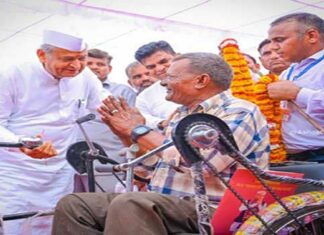 CM Ashok Gehlot: गहलोत खुद ले रहे महंगाई राहत शिविरों का फीडबैक CM Ashok Gehlot