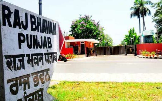 अकाली-बसपा से नाराज राज्यपाल दफ्तर, कुलपति के बिल मौके सरकार के पक्ष में थी दोनों पार्टियां Chandigarh News