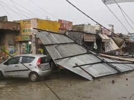 तेज आंधी में गौशाला का शेड उड़कर बरसी गेट के बाहर गिरा Hisar News