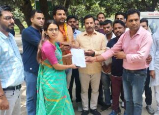 राष्ट्रीय बजरंग दल ने एसडीएम को सौंपा ज्ञापन Rampur Maniharan