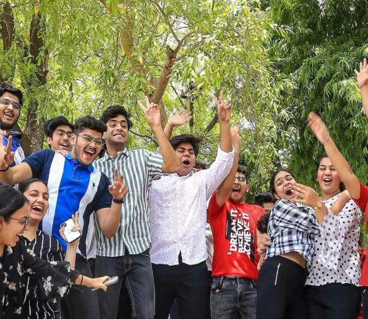 CBSE 12th Result 2024 Declared: इस क्षेत्र का रिजल्ट रहा 99.91% के साथ शीर्ष पर! JAC 12th Result