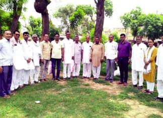 अंग्रेजी माध्यम स्कूल में कार्यरत शिक्षकों को यथावत रखने की मांग Hanumangarh News