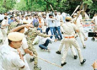 Jaipur News: सीएमआर जा रहे भाजयुमो कार्यकर्ताओं पर लाठीचार्ज Jaipur News