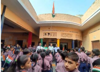 शिखर शिक्षा सदन सीनियर सेकेंडरी स्कूल ने किया विशाल तिरंगा यात्रा का आयोजन Mirapur