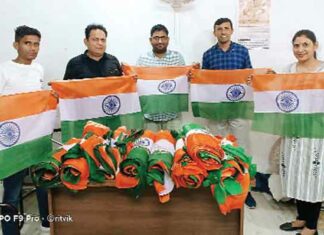 आज अवकाश के दिन राष्ट्रीय ध्वज की बिक्री हेतु खुलेंगे डाकघर Shri Ganga Nagar News