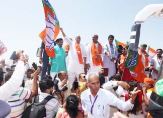 BJP Parivartan Yatra: भाजपा का परिवर्तन संकल्प यात्रा का तीसरा रथ रामदेवरा से रवाना BJP Parivartan Yatra