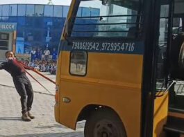स्टील मैन ने किए आँखों से वजन उठाने व दांतों से स्कूल बस खींचने सहित अन्य स्टंट Bhiwani News