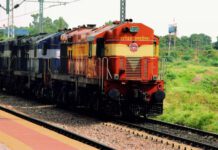 Jammu-Kashmir Railway News: चील तेज़ रफ़्तार ट्रेन के शीशे से टकराकर केबिन में जा पहुंची, पायलट हुआ घायल Western Railway News