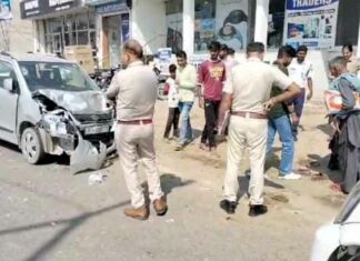 कार ने मारी टक्कर, आगे खड़े टेम्पो से भिड़ा बाइक सवार Hanumangarh News