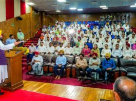 Punjab News: वेतन में दोगुनी वृद्धि करने के बाद मुख्यमंत्री द्वारा एग्जीक्यूटिव कोचों के साथ विचार-विमर्श Bhagwant Mann