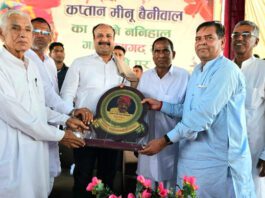 मेरे ननिहाल गांव रामगढ़ को विकास कार्य करवा कर चमका दूंगा समाजसेवी कप्तान मीनू बैनीवाल Sirsa News