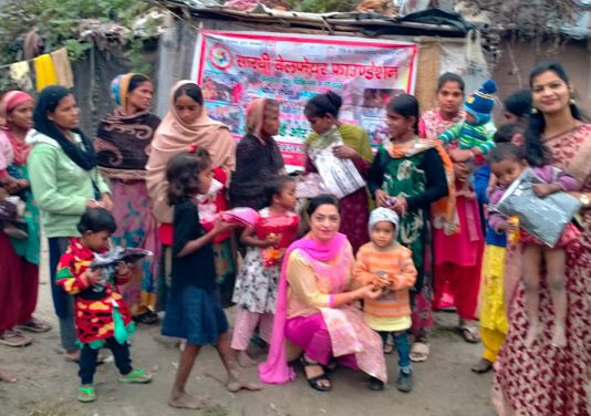 जरूरतमन्दों को मिठाई और कपड़े बांटकर सारथी ने मनाई दिवाली Baraut News