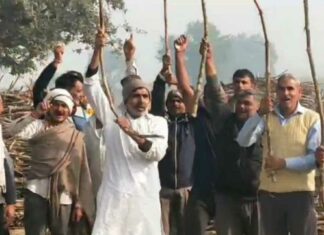 Bulandshahr: गन्ना सैंटर पर तोल ना होने से किसानों में रोष, तोल शुरू ना हुई तो होगा आंदोलन Bulandshahr