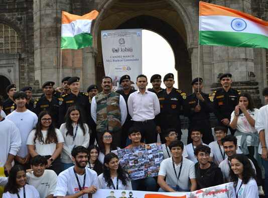 26/11 शहीदों के सम्मान में मीठीबाई क्षितिज व रोटरी क्लब ऑफ मुंबई सिटी की तरफ से कैंडल मार्च का आयोजन Candle March