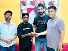 पैसों से भरा पर्स भी डगमगा ना पाया लवली इन्सां का इमान Honesty