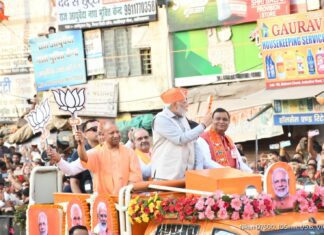 PM Modi Road Show : हॉट सिटी के पीएम रोड शो में दिखी “एक भारत, श्रेष्ठ भारत” की झलक PM Modi Road Show
