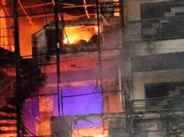 Factory fire in Delhi : फैक्टरी में लगी भीषण आग, तीन की मौत, छह घायल Delhi News