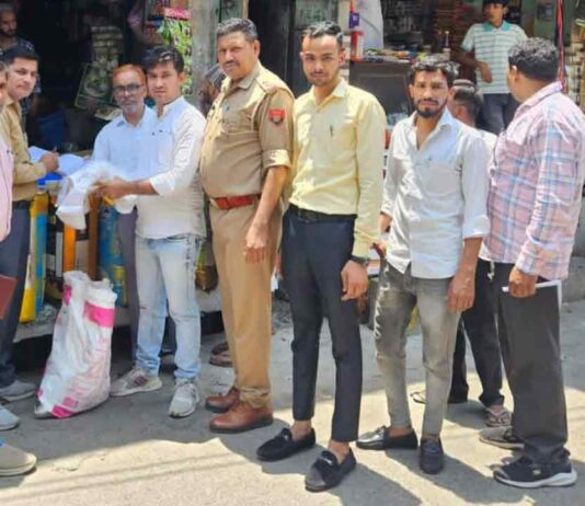 प्रतिबंधित पॉलीथिन के खिलाफ चलाया अभियान, वसूला जुर्माना Kairana News