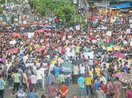 Bangladesh Hindus Protest : बांग्लादेश में हिंदुओं की मांग, ‘‘हम सुरक्षा चाहते हैं क्योंकि हमारा जीवन विनाशकारी स्थिति में है”! Bangladesh News