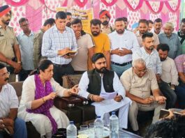 डीसी का औचक निरीक्षण, कई अधिकारी गैर-हाजिर मिले Fazilka News