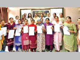 विधायक माणूंके ने आंगनवाड़ी वर्करों व हैल्परों को सौंपे नियुक्ति पत्र Ludhiana News