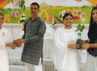 रक्षासूत्र बंधवाकर पर्यावरण संरक्षण का दिलाया संकल्प Kairana