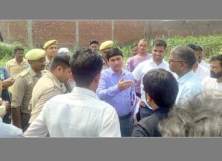 तालाब भूमि विवाद प्रकरण में कण्डेला पहुंचे एसडीएम व सीओ Kairana News