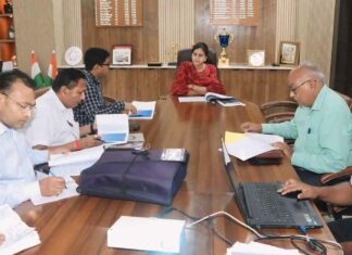 मण्डलायुक्त ने ली फिरोजाबाद-शिकोहाबाद विकास प्राधिकरण की समीक्षा बैठक Firozabad News