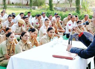 PM Surya Ghar Muft Bijli Yojana: इस योजना के तहत कैसे मिलती है मुफ्त बिजली PM Surya Ghar Muft Bijli Yojana