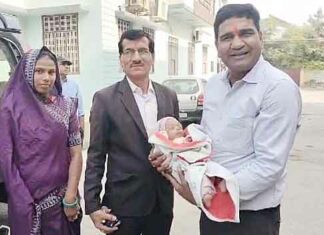 कचरा पात्र में मिली लावारिस बच्ची बाल कल्याण समिति ने अपने संरक्षण में ली! Hanumangarh News