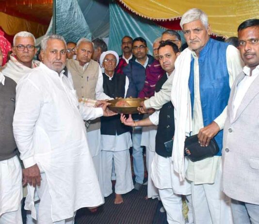 गांव जांडवाला बागड़ के डॉ सतीश भादु ने बेटे की शादी में नहीं लिया दहेज, शगुन के रूप में लिया मात्र 1 रुपया व नारियल Sirsa News