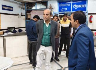 Medical Education Secretary Inspection: चिकित्सा शिक्षा सचिव ने रात दस बजे आमजन की तरह पहुंचकर किया औचक निरीक्षण Jaipur News