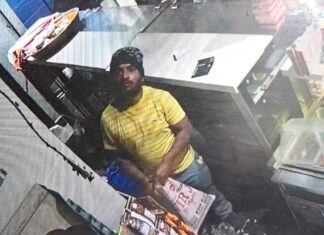 घरौंडा में चोर ने मिठाई की दुकान में सेंध लगाई, मोटी रकम नहीं मिली तो खाए चॉकलेट और गुलाब जामुन, थैले में भरे काजू Gharaunda News