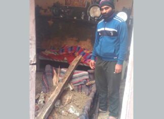 Roof Collapse: बारिश के पानी से मकान की छत गिरी, हताहत नही Kairana News