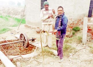 Snake News: खेत में बनी डिग्री में सांप आने से दहशत! वेद पूनिया ने बचाई सांप की जान! Snake News