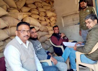 CM Flying Raid: सुखचैन में राशन डिपो पर सीएम फ्लाइंग की रेड Sirsa News