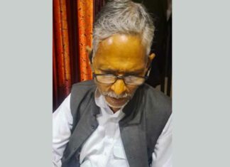 कलयुगी बहू बेटे ने विकलांग वृद्ध बाप को जबरन घर से निकाल बाप के घर पर कब्जा जमाया Bulandshahr News