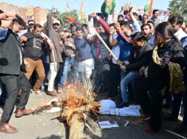 Congress Protests: विधायकों के निलंबन के विरोध में कांग्रेस का प्रदेशभर में प्रदर्शन! Congress Protests