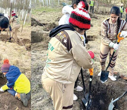 Berlin Tree Plantation: बर्लिन में सेवादारों ने वातावरण को शुद्ध रखने के लिए किया यह सराहनीय कार्य Berlin News