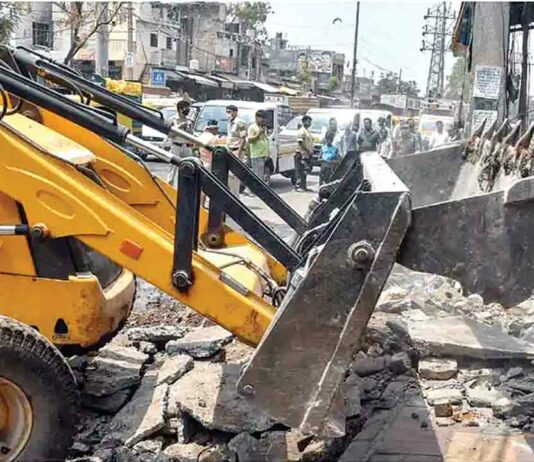 प्रशासन ने नशा तस्करों की अवैध निर्माणों को किया ध्वस्त Malerkotla News