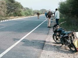 Sirsa Road Accident: पुलिसकर्मियों की कार ने मोटरसाइकिल को मारी टक्कर, मां-बेटी की मौत, 3 घायल Sirsa News