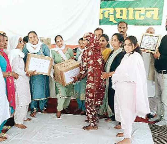 शरीरदानी माता निर्मला देवी इन्सां के परिजनों को प्रशस्ति पत्र भेंट Sadulshahar News