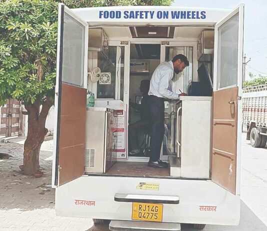 मोबाइल खाद्य परीक्षण प्रयोगशाला के जरिए दूध की जांच Hanumangarh News